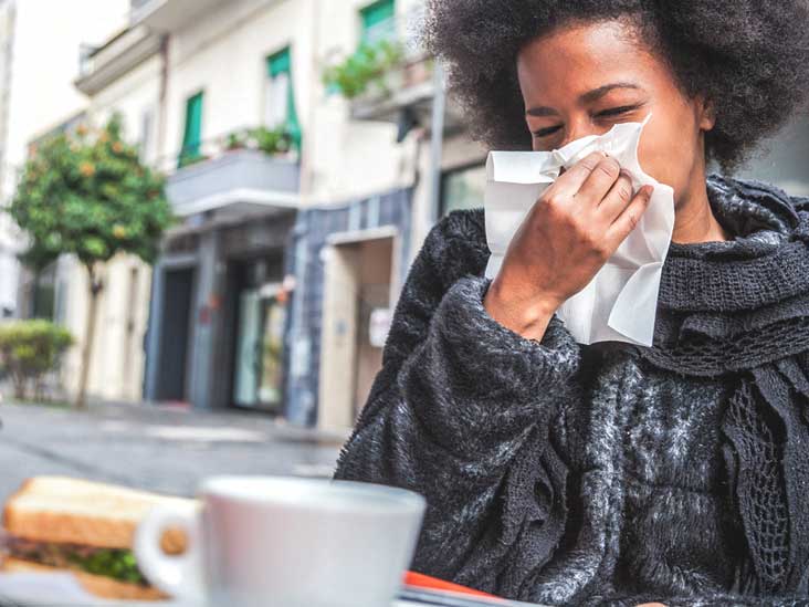 Niesen nach dem Essen Ursachen, Behandlung und mehr