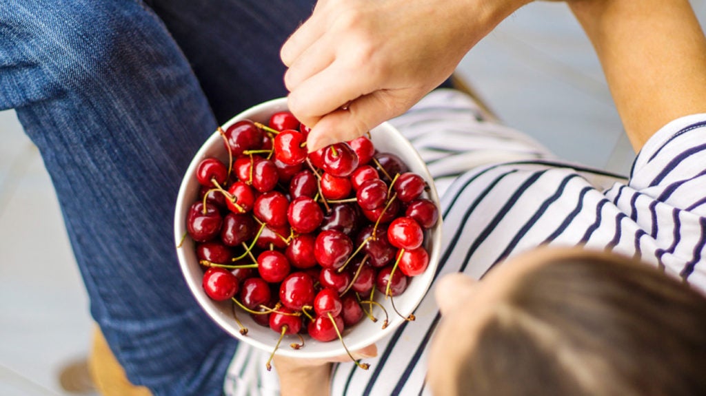 What to Know When You’re Allergic to Cherries