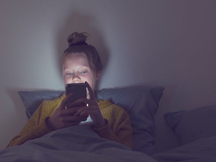 Say Good Night: Less Screen Time Can Improve Teen Sleep Habits in a Few Weeks