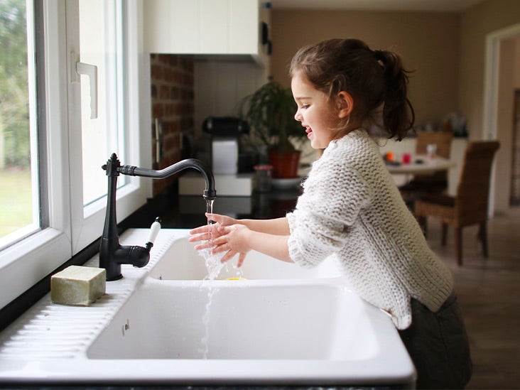 Want to Fight Off the Flu? Soap and Water Is Better Than Hand Sanitizers