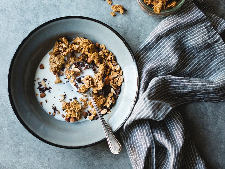 Is Granola Healthy? Benefits and Downsides