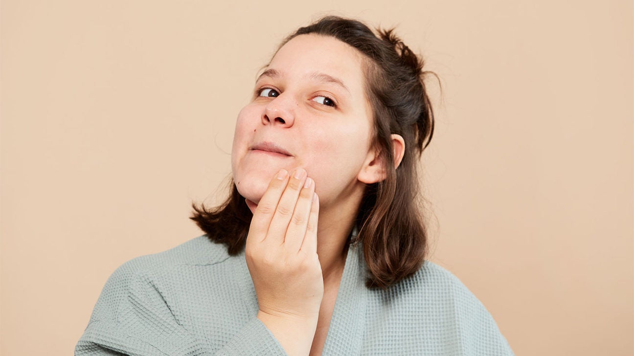 Can Pooping With Your Hair Down Cause Acne?