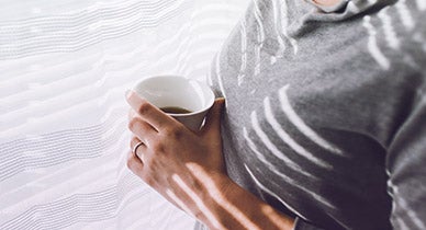 drinking tea while breastfeeding