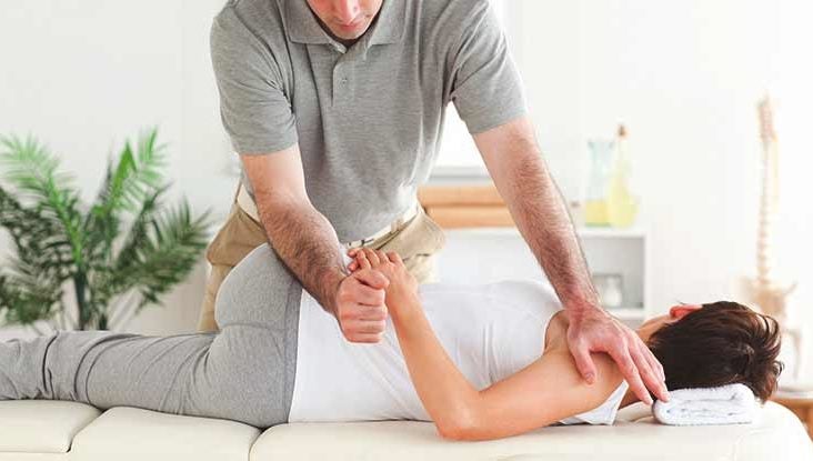 Chiropractor While Pregnant: Benefits