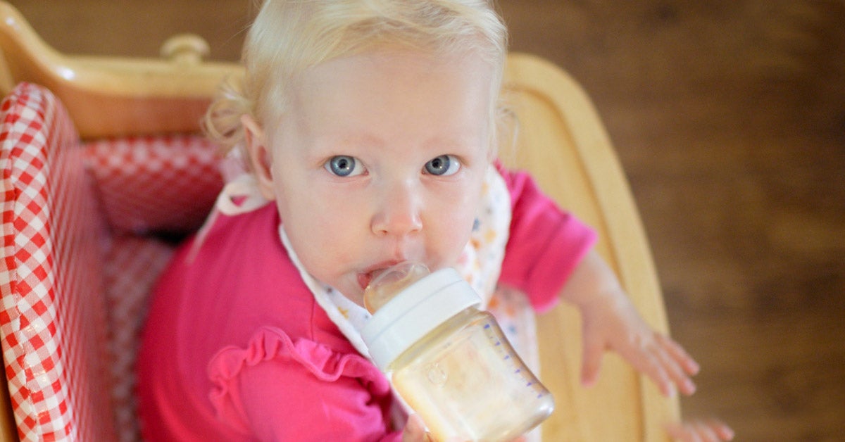 1 week old baby drinking 4 ounces