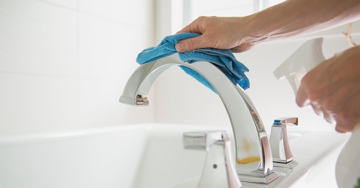 Does Bleach Kill Mold Plus Health Concerns And Nontoxic Alternatives - How To Use Bleach Clean Bathroom