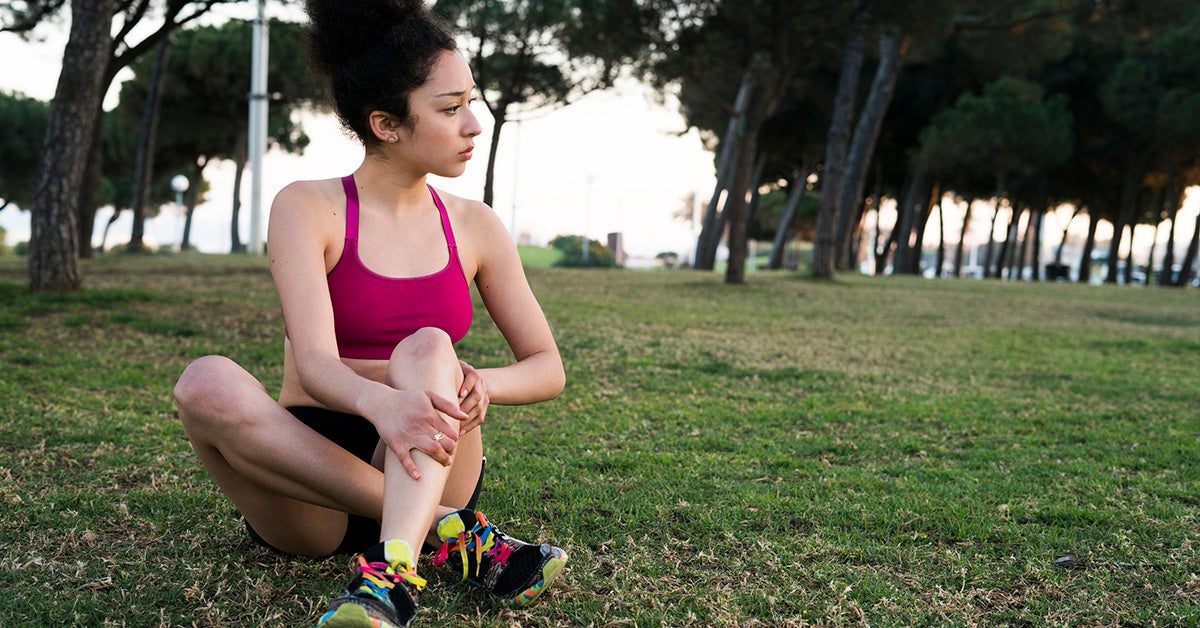 Sudden Knee Pain: Possible Causes, Symptoms, and Treatment