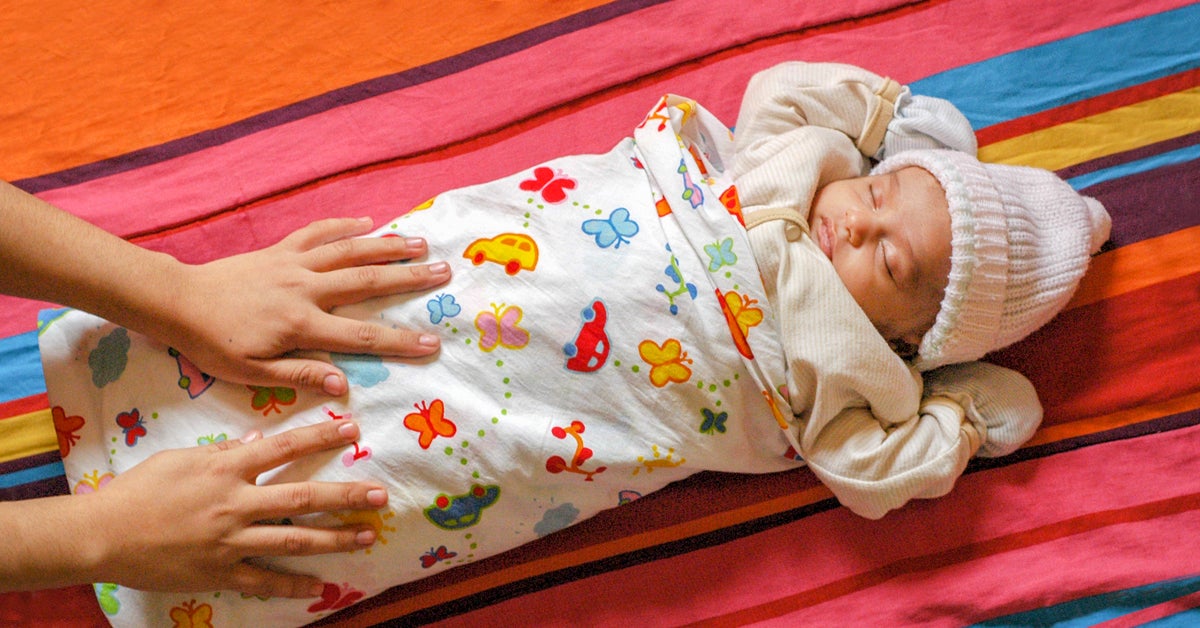 swaddleme hands out