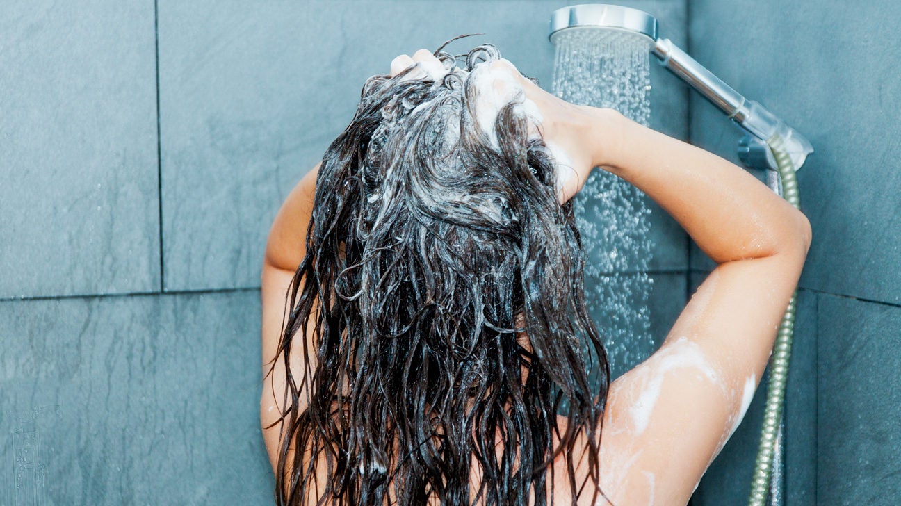 How Often to Shampoo Your Hair According to Your Texture and