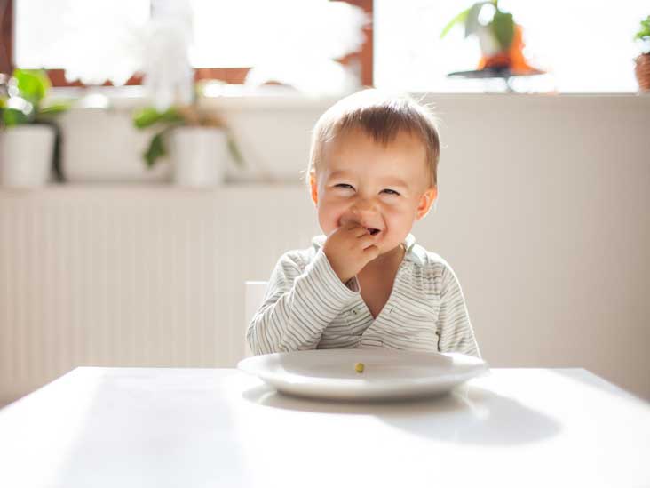 Should Your Baby Choose Their First Foods?