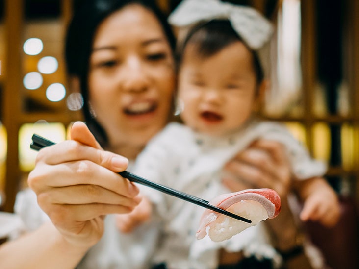 sushi-while-breastfeeding-is-it-safe-to-eat