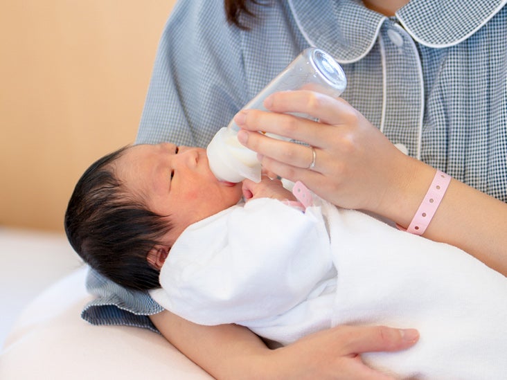 4 week old baby feeding every 2 hours