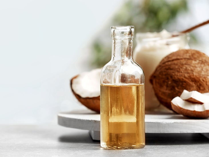 What's the Difference Between MCT Oil and Coconut Oil?