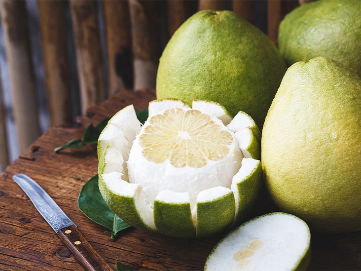 9 Health Benefits of Pomelo (and How to Eat It)