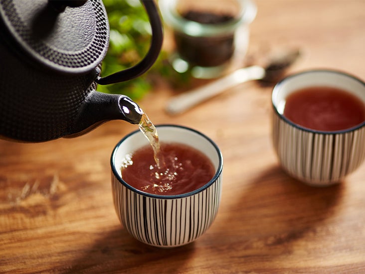 9 Side Effects of Drinking Too Much Tea