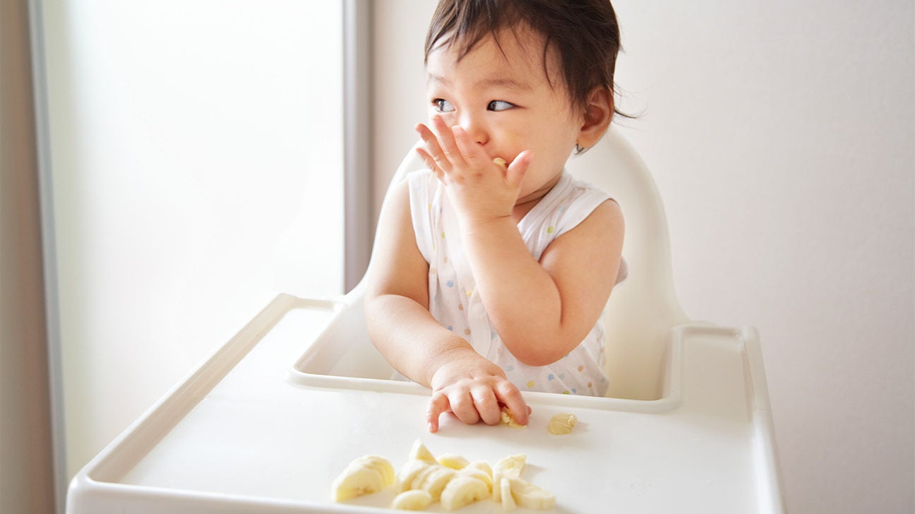 4 Reasons to Let Your Baby Play with Their Food