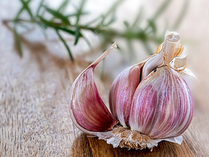 garlic-732x549-thumbnail.jpg