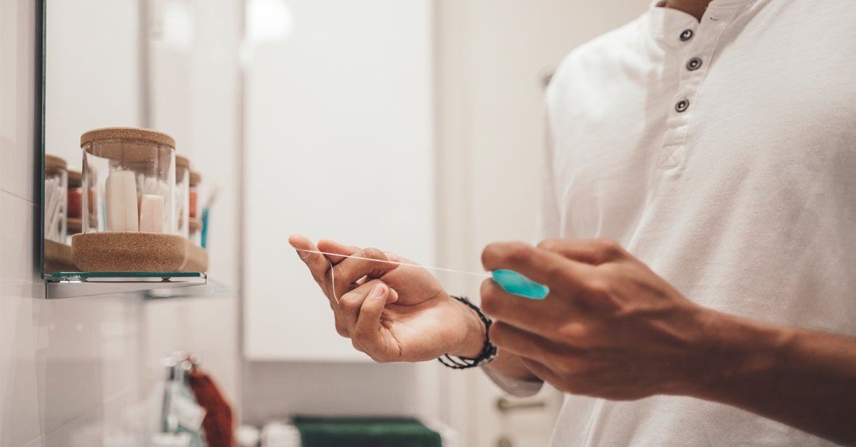 How to Floss Properly StepbyStep Guide to Flossing Teeth