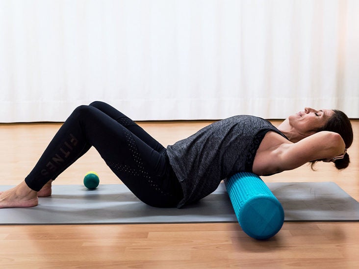 Foam Roller to pop lower back and Relieve Tightness 