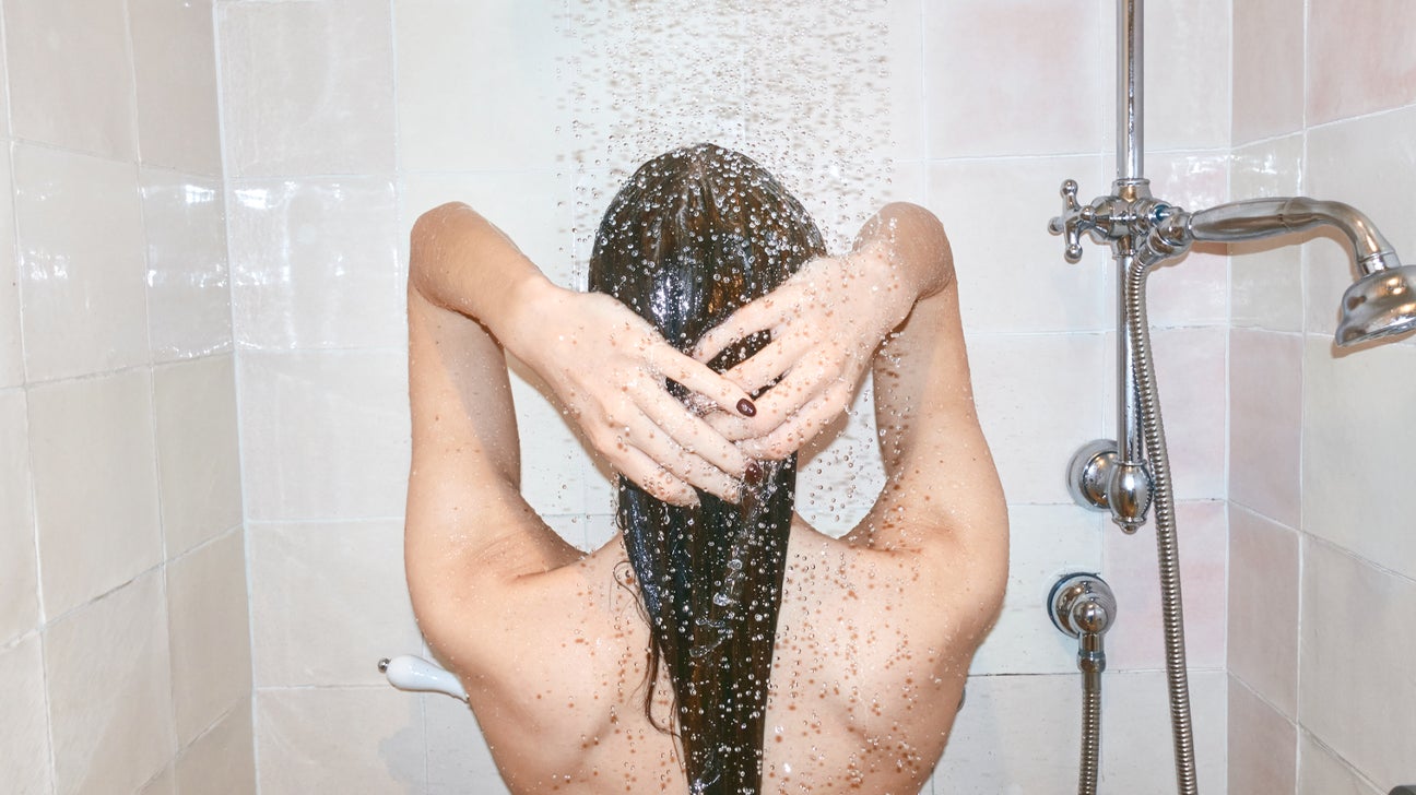 How to Shower and Bathe Properly: Steps and What Not to Do