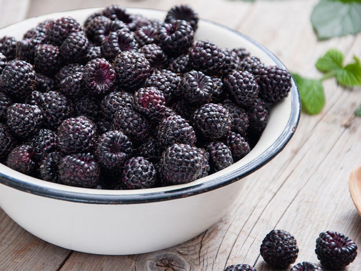 How Do Black Raspberries and Blackberries Differ?