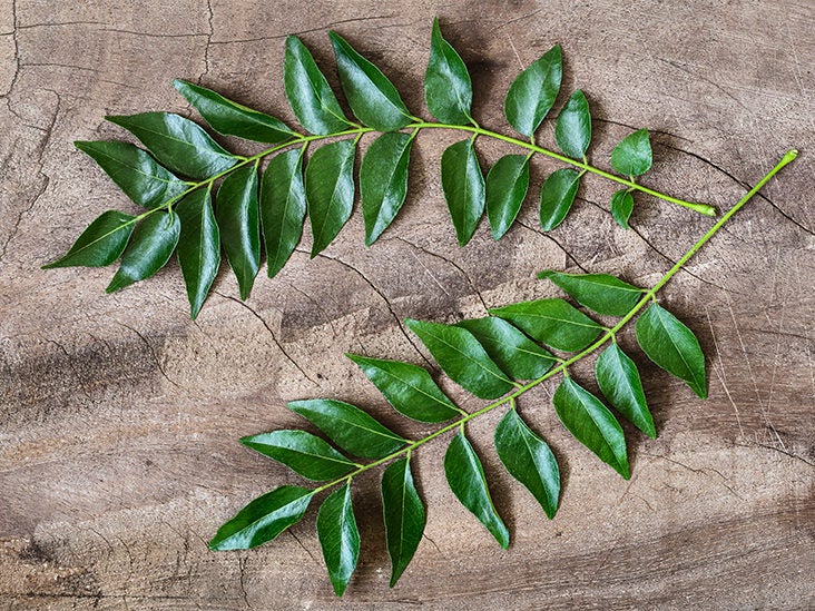 Curry Leaves for Hair Health: What Science Says, How to Try It