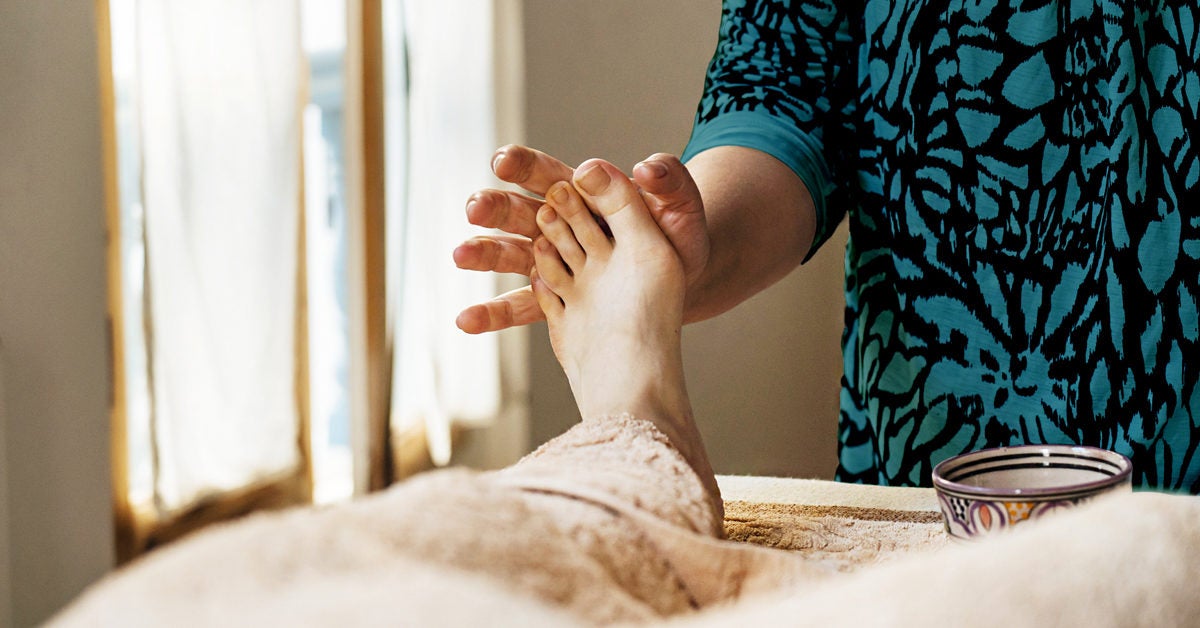 Foot Massage During Pregnancy Safety Benefits Risks And Tips