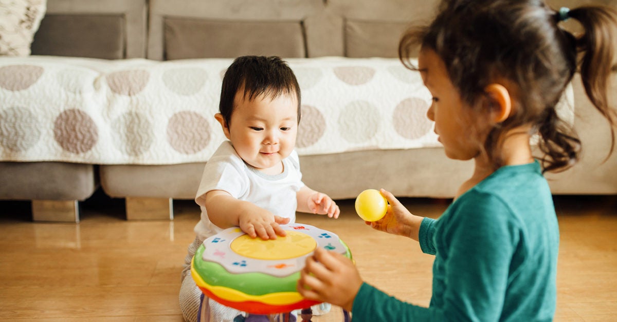 6 Easy Ways To Entertain Your Baby And Your Toddler