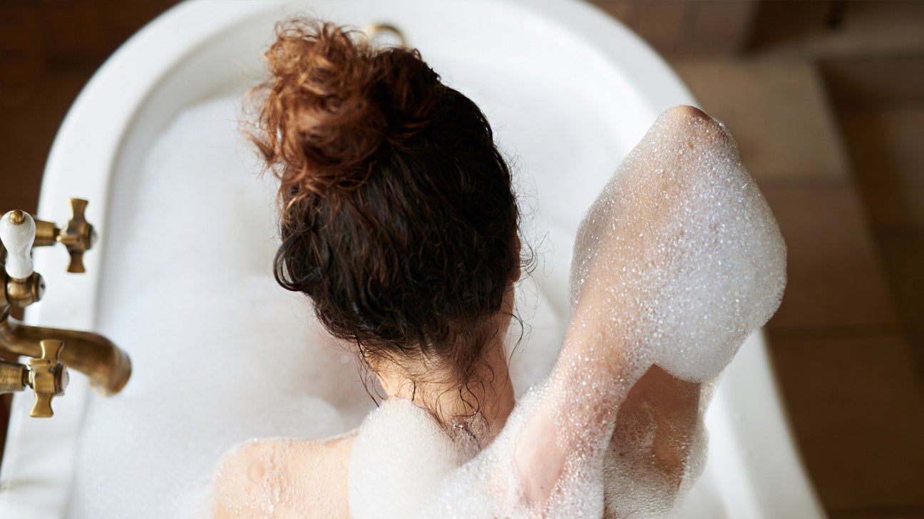 Beautiful Women Take A Bubble Bath And Sing Picture And HD Photos