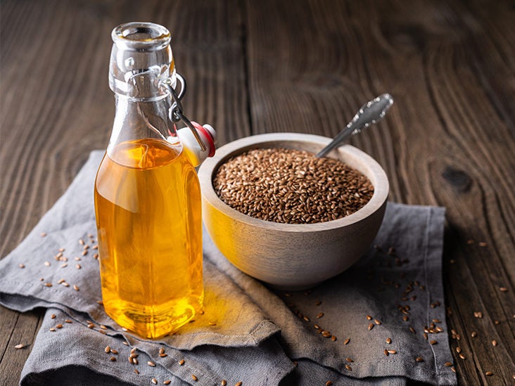 Benefits of Flaxseed Oil — Plus How to Use It