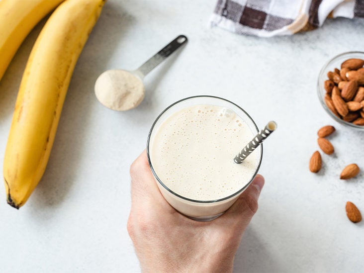 Is It Healthy to Eat Bananas with Milk?