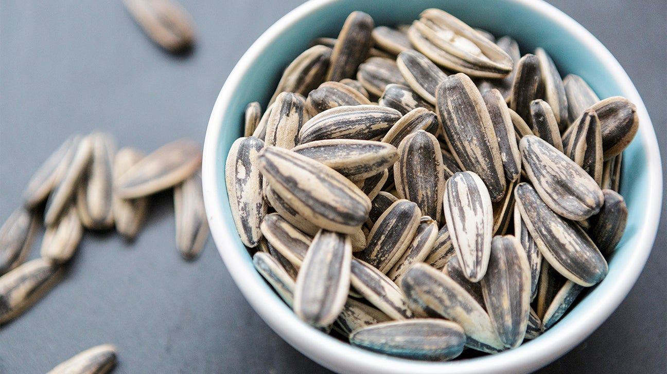 6 Seeds You Can Safely Eat And 6 To Avoid