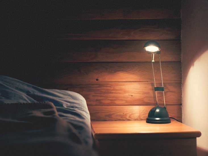 How You Can Treat Insomnia Easily Lamp_light_dark_bedroom-732x549-thumbnail-732x549
