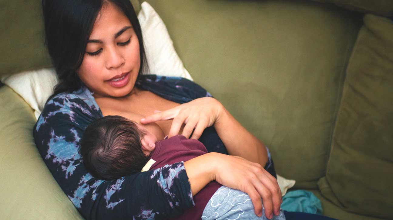 What should you look for when choosing a breastfeeding ice pack