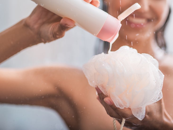 Fatty women like to wash their bodies together