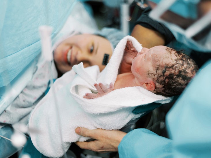 emergency-c-section-why-they-re-needed-and-what-to-expect