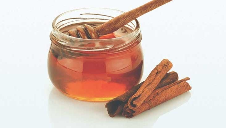 Teaspoon of honey and cinnamon