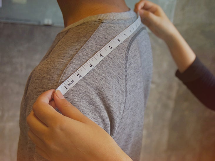 salami Klein goochelaar Average Shoulder Width and How to Measure Yours