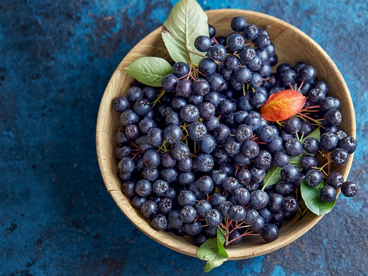 Image of Black chokeberries in a bowl