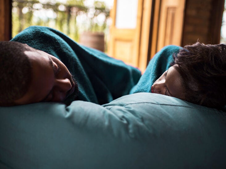 7 Tips for Sleeping with Someone Who Snores