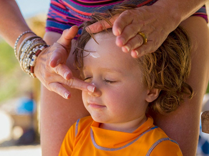 Sunscreen Allergy: Symptoms, Treatment,