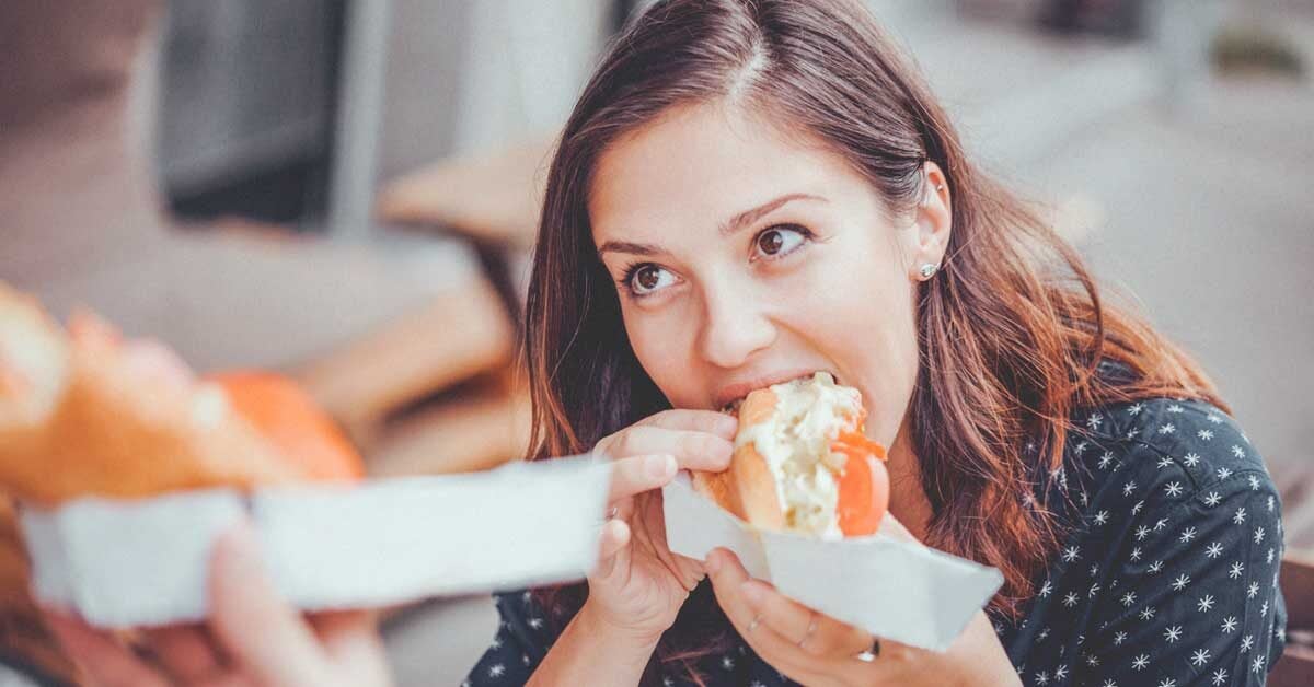 women_eating_fast_food Facebook - 11 common keto diet mistakes: How to overcome them?