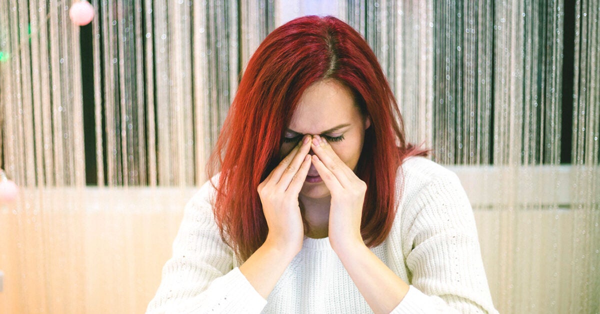 Главоболие при навеждане и кашляне: причина, диагноза и лечение