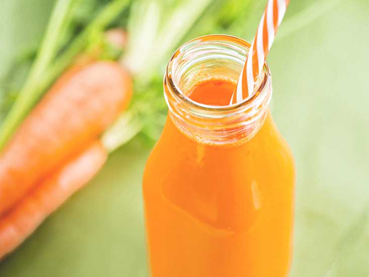 8 Carrot Juice Benefits for Your Eyes, Skin, and More
