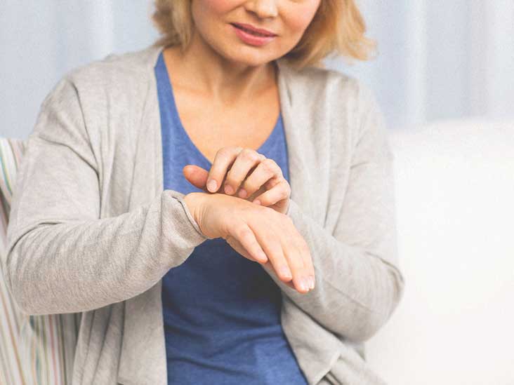 Tinea Manuum Causes, Symptoms, and More