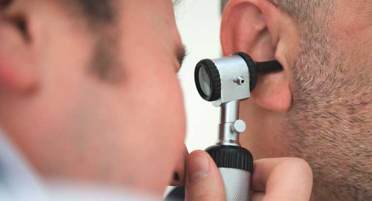 how does diabetes cause hearing loss)