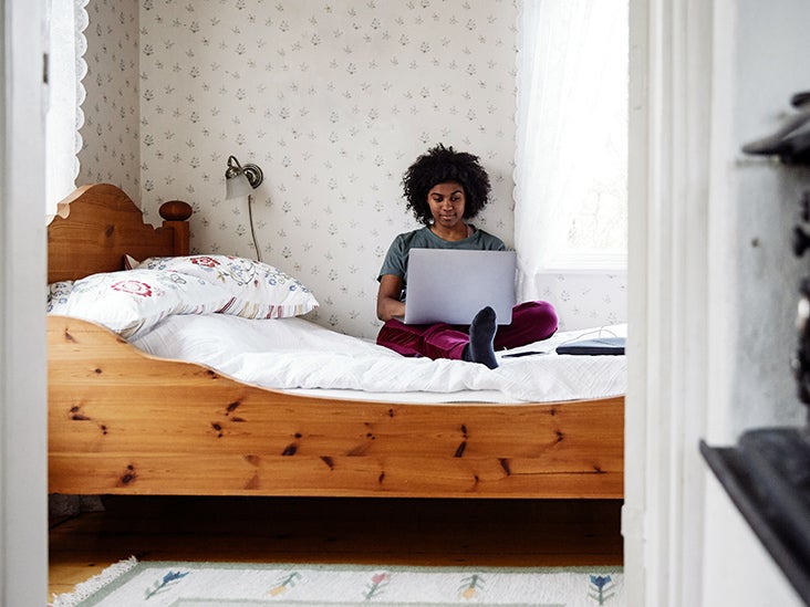6 Reasons Working from Bed Isn't Doing You Any Favors