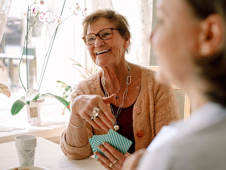 Alzheimer's Care Guide: 10 Helpful Tips for Caregivers