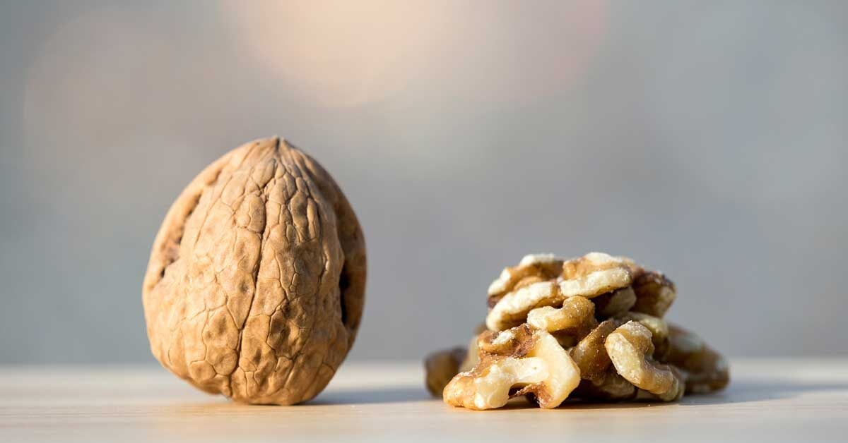 13 Proven Health Benefits of Walnuts