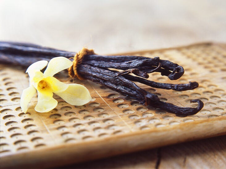 What’s the Difference Between Vanilla Extract and Essence?